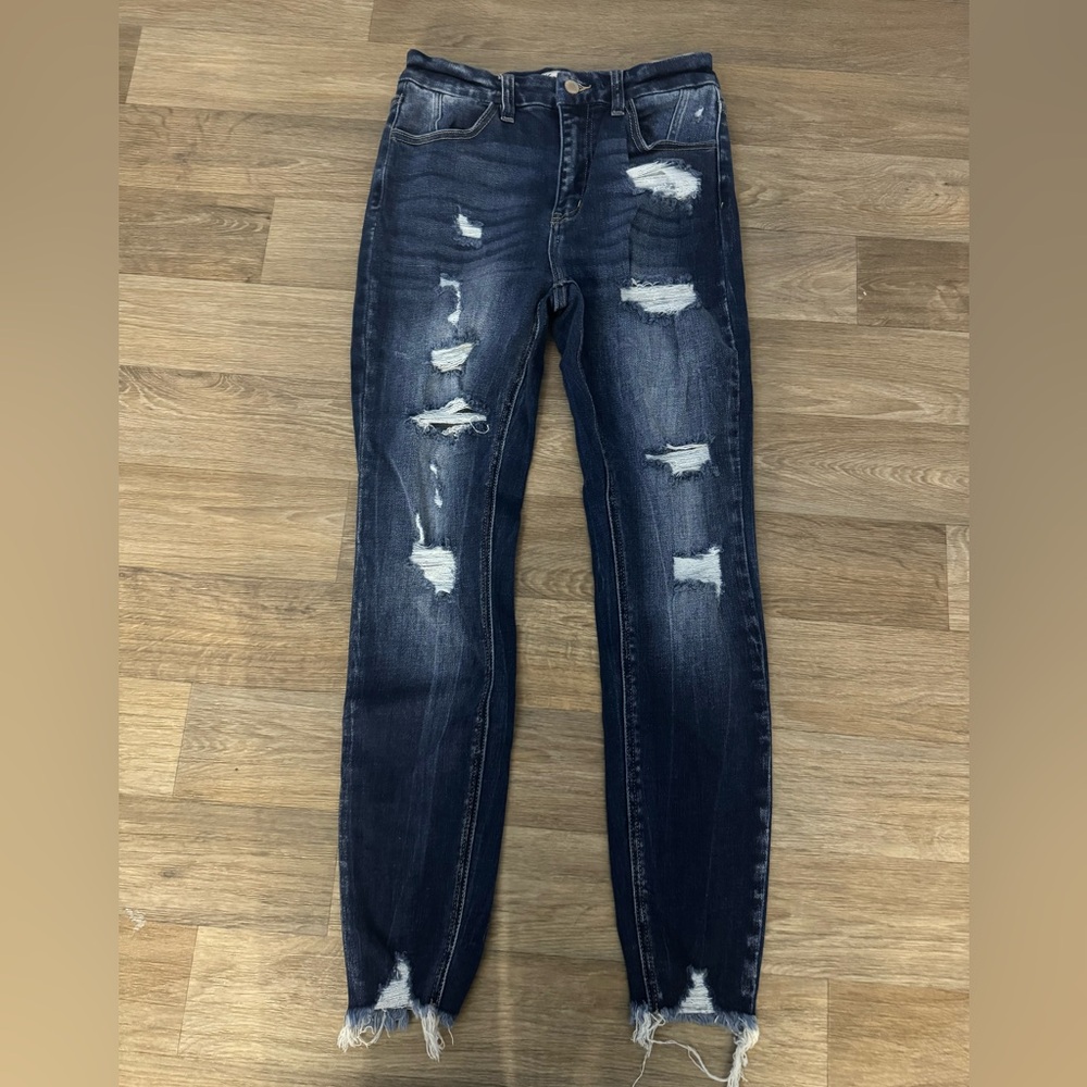 NWOT Women’s KanCan Distressed Skinny Jean